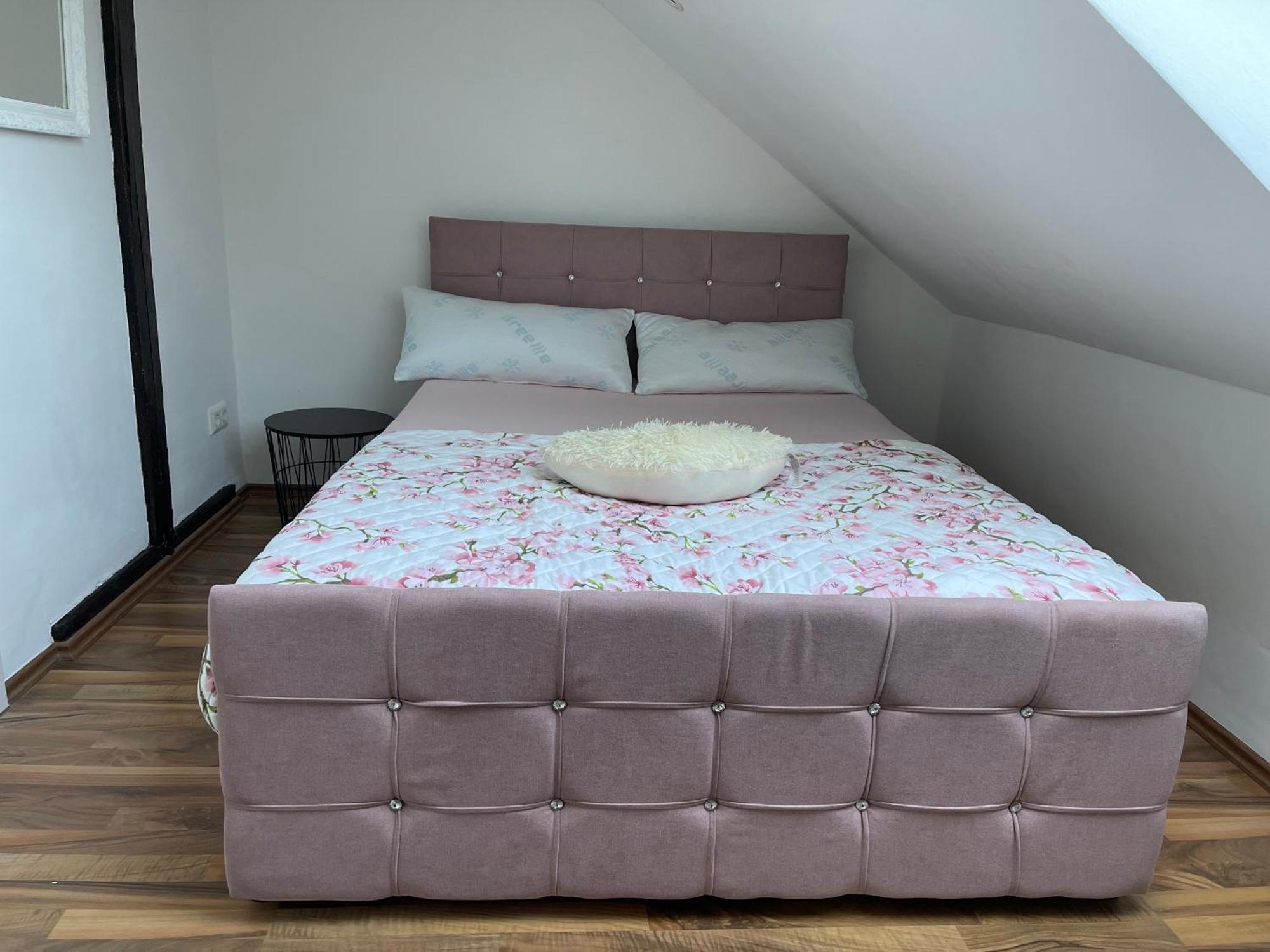 Geraeumige 3-Zimmer-Ferienwohnung Im Herzen Von Kassel Zewnętrze zdjęcie