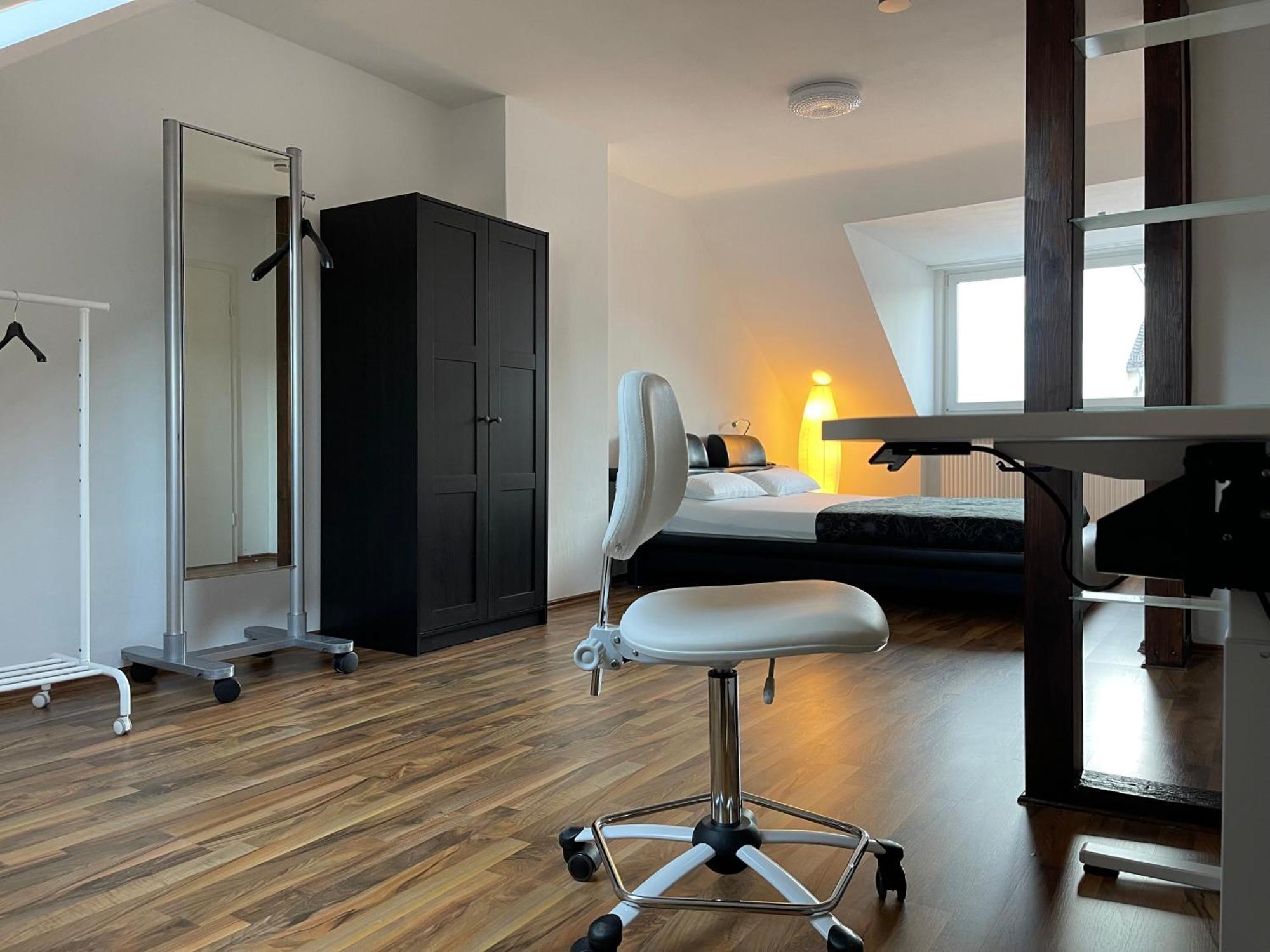 Geraeumige 3-Zimmer-Ferienwohnung Im Herzen Von Kassel Zewnętrze zdjęcie