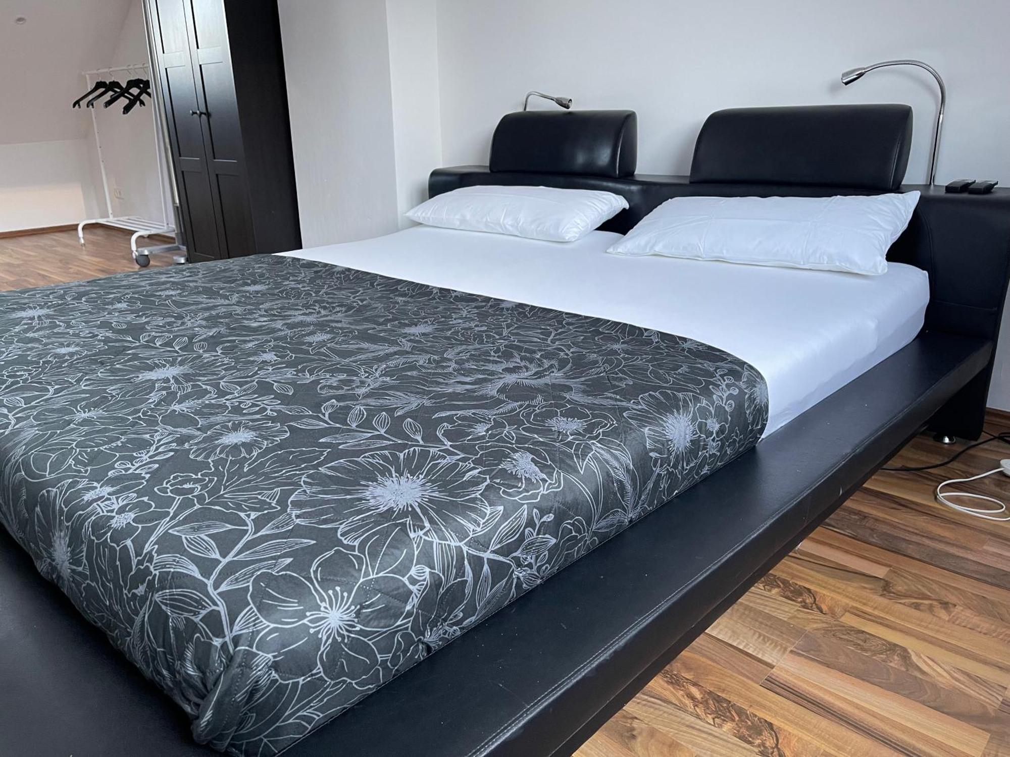 Geraeumige 3-Zimmer-Ferienwohnung Im Herzen Von Kassel Zewnętrze zdjęcie