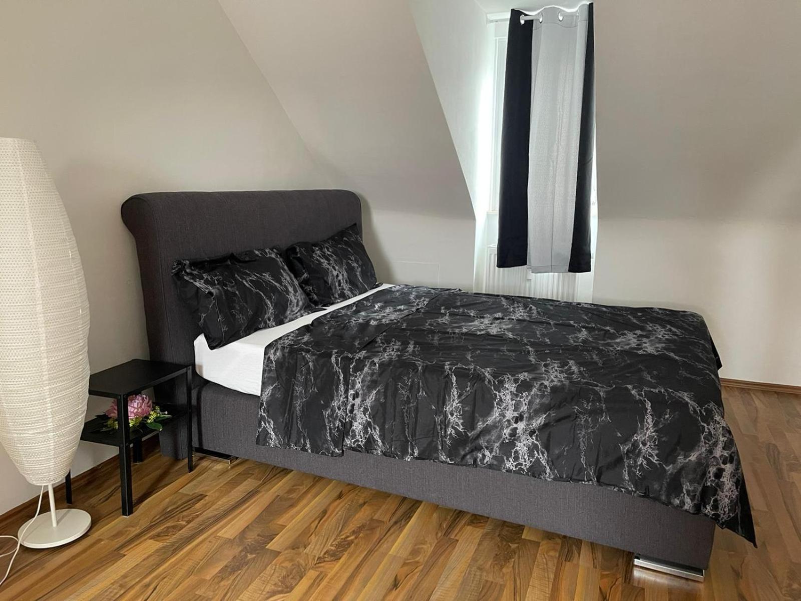 Geraeumige 3-Zimmer-Ferienwohnung Im Herzen Von Kassel Zewnętrze zdjęcie