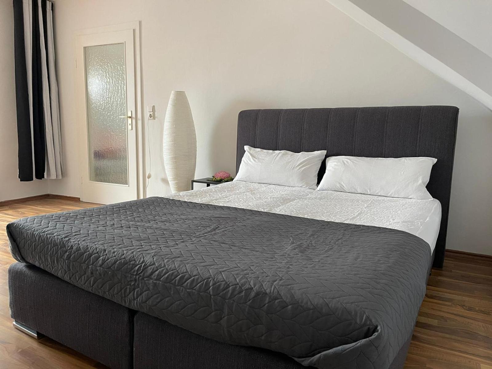 Geraeumige 3-Zimmer-Ferienwohnung Im Herzen Von Kassel Zewnętrze zdjęcie