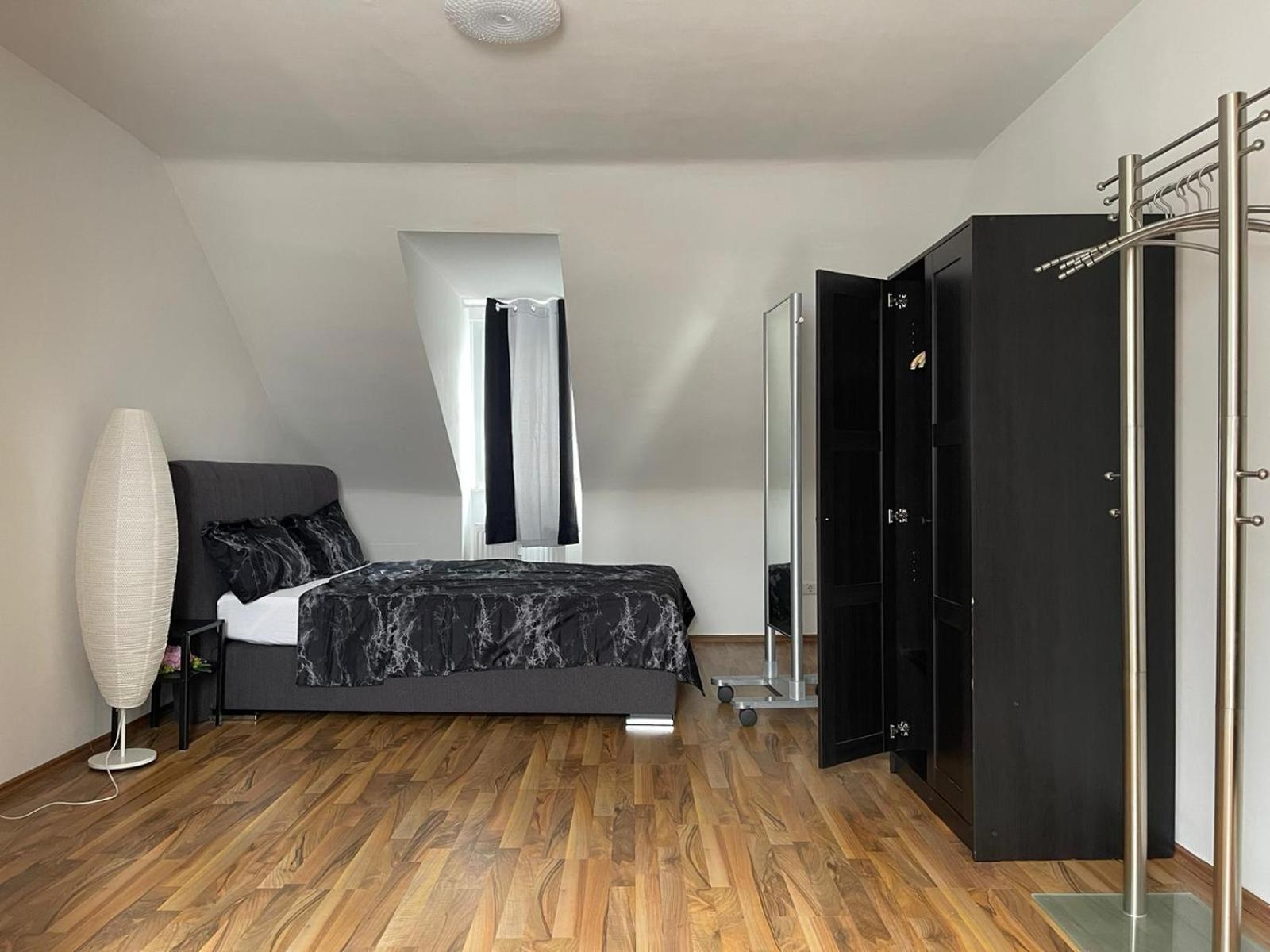 Geraeumige 3-Zimmer-Ferienwohnung Im Herzen Von Kassel Zewnętrze zdjęcie
