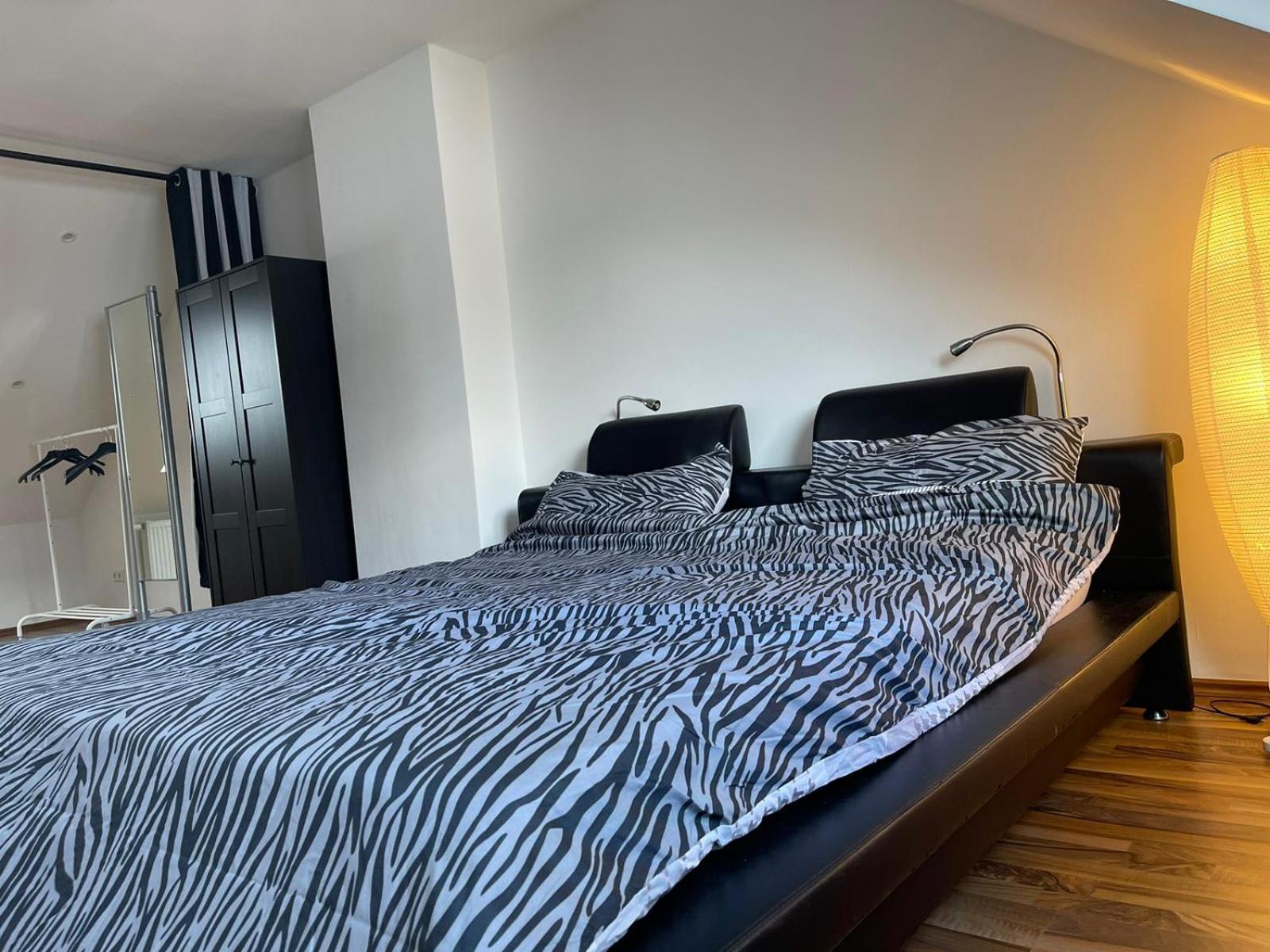 Geraeumige 3-Zimmer-Ferienwohnung Im Herzen Von Kassel Zewnętrze zdjęcie
