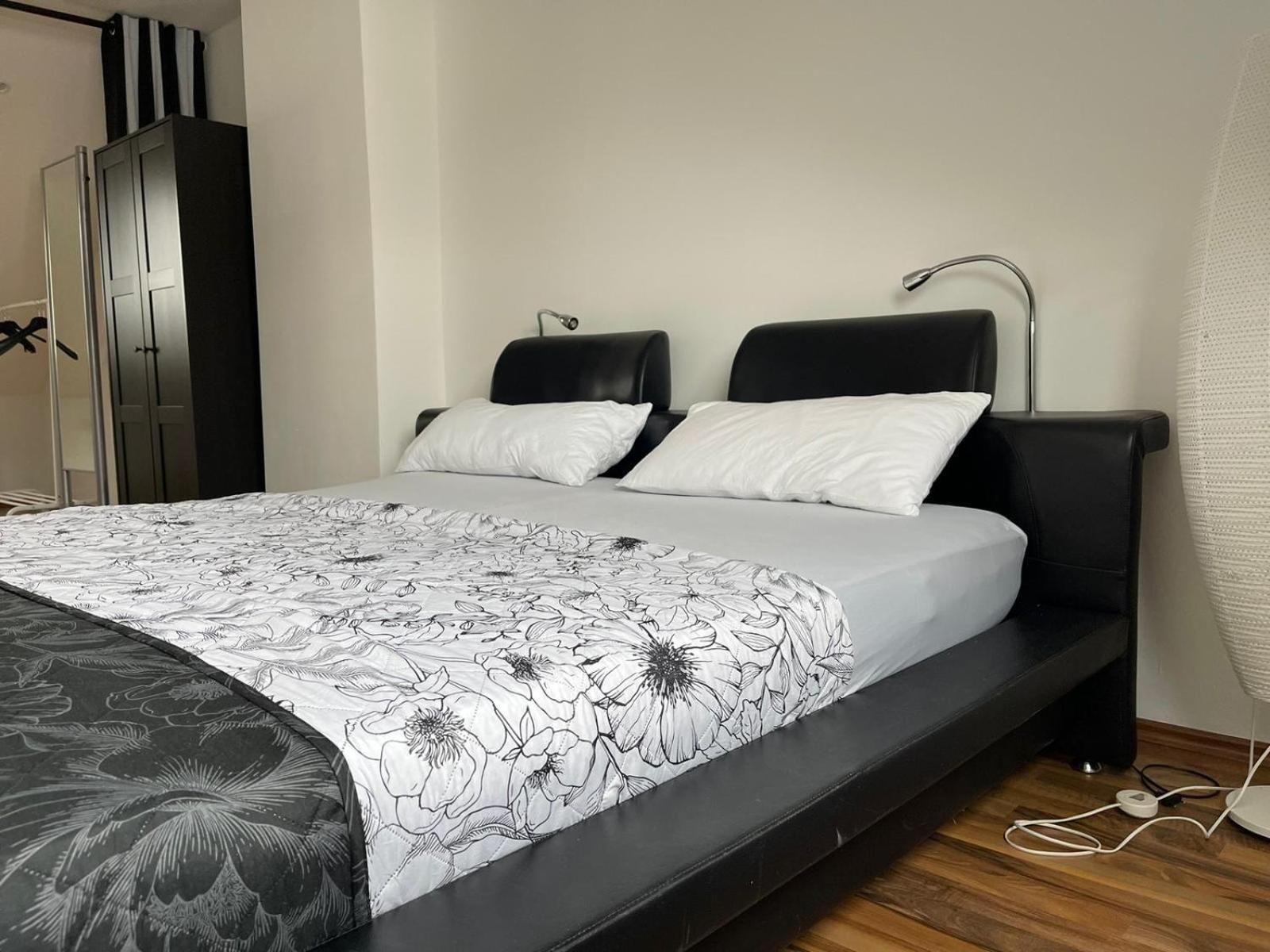 Geraeumige 3-Zimmer-Ferienwohnung Im Herzen Von Kassel Zewnętrze zdjęcie