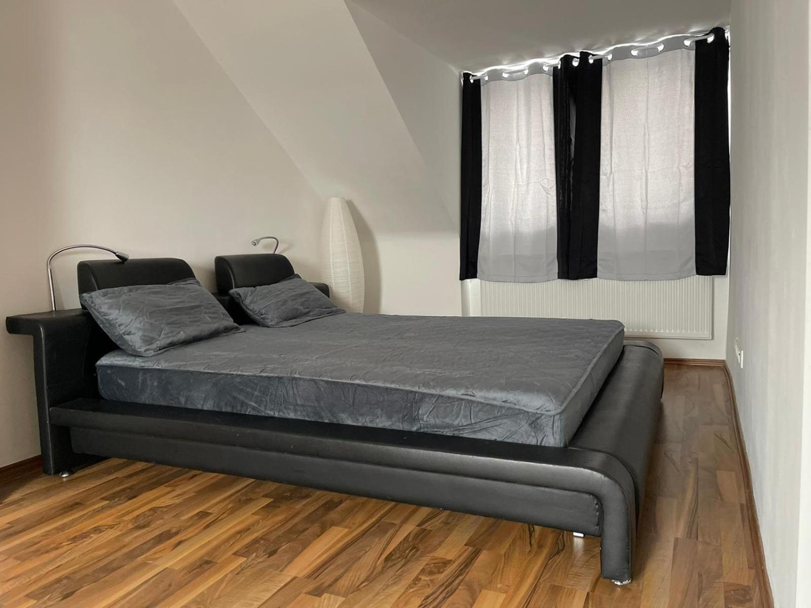 Geraeumige 3-Zimmer-Ferienwohnung Im Herzen Von Kassel Zewnętrze zdjęcie